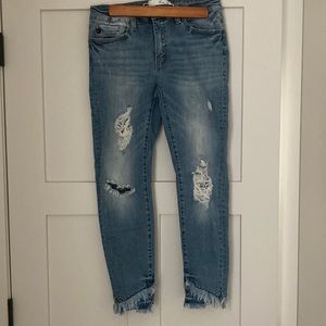 KanCan distressed ankle pant